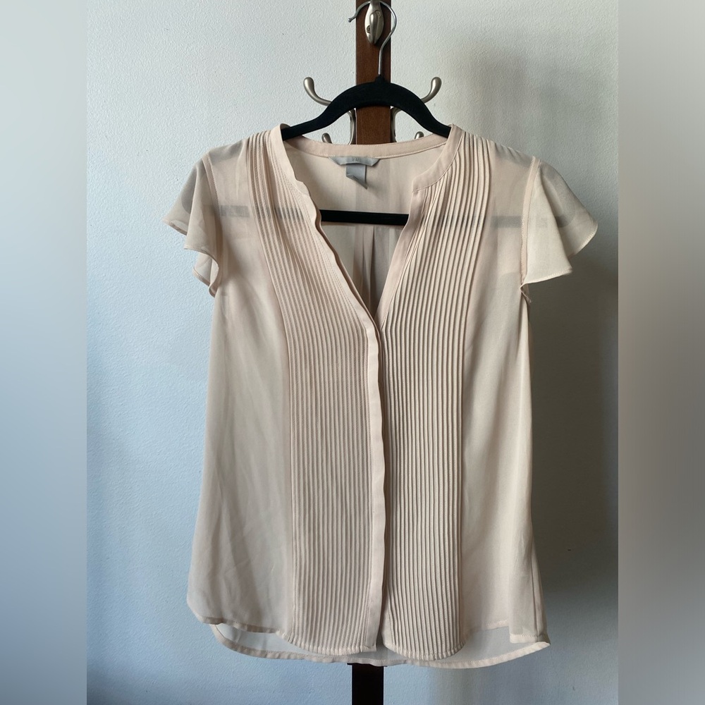 Hi& M Short sleeve light pink button up blouse size 8
